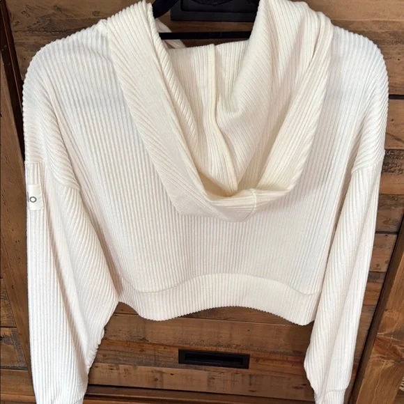 ALO Yoga Muse Ivory Crop Ribbed Hoodie - Picture 5 of 6